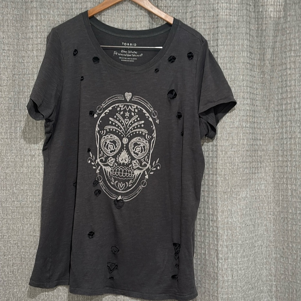 Torrid Grey Calavera Top Size 1